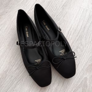 Ballet flats black